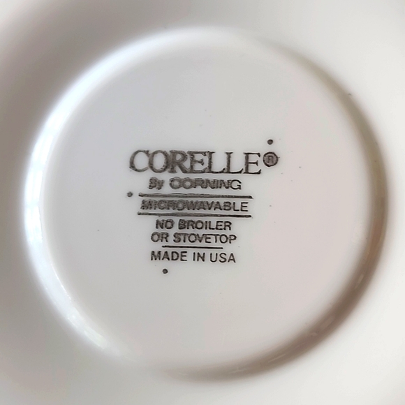 8 piece of Corelle/Corning Swirl Pattern 4 Saucers & 4 Coffee/Tea Mugs. USA - Picture 7 of 13
